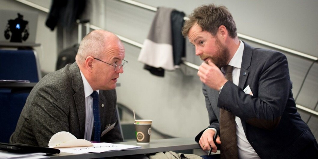 Tidligere rektor Gunnar Bovim ved NTNU, universitetet som var først ute med fusjon i forbindelse med strukturreformen, her med tidligere kunnskapsminister Torbjørn Røe Isaksen, som stod bak strukturreformen. Foto: Skjalg Bøhmer Vold Tidligere rektor Gunnar Bovim ved NTNU, universitetet som var først ute med fusjon i forbindelse med strukturreformen, her med tidligere kunnskapsminister Torbjørn Røe Isaksen, som stod bak strukturreformen. Foto: Skjalg Bøhmer Vold