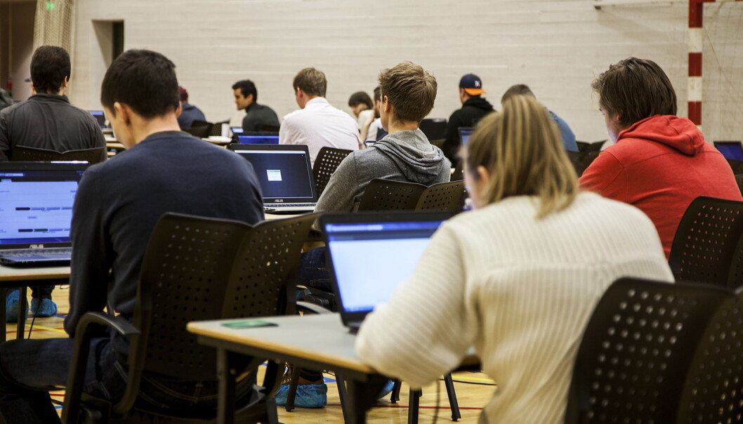 For å hindre fusk bør studentane få aktiv opplæring i drøfting av kjeldebruk, informasjonssøk og referanseteknikk gjennomgåande i undervisninga, arbeidskrav og i vurdering av studentarbeid, meiner fyrstebibliotekar ved UiT, Åsne Høgetveit. For å hindre fusk bør studentane få aktiv opplæring i drøfting av kjeldebruk, informasjonssøk og referanseteknikk gjennomgåande i undervisninga, arbeidskrav og i vurdering av studentarbeid, meiner fyrstebibliotekar ved UiT, Åsne Høgetveit.