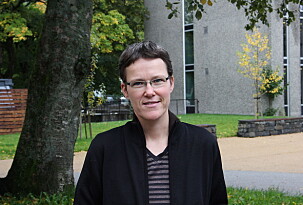 Hjemmeeksamen er forskjellig fra skoleeksamen, sier professor ved UiB Ingunn Lunde. Hjemmeeksamen er forskjellig fra skoleeksamen, sier professor ved UiB Ingunn Lunde.