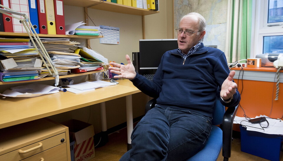 Finst det foreldre som let babyar liggje på magen, spør trond Markestad, og konkluderer: Det er uforsvarleg! Foto: Tor Farstad