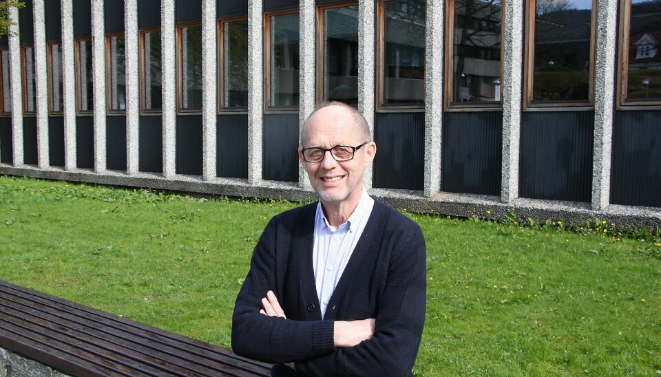 Professor Helge Sandøy er ein av hovudredaktørane av det fire band store verket om norsk språkhistorie. Foto: Hilde Kristin Strand
