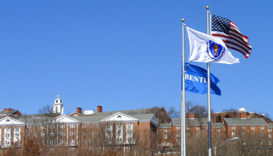 Aldri før har så mange internasjonale studentar ønska å studera i USA. Men med ny president, og ny politikk er fleire i sektoren urolege for at det vil bli vanskeleg å få visum til dømes. Bildet er frå Bentley University i Waltham, Massachusetts, USA.