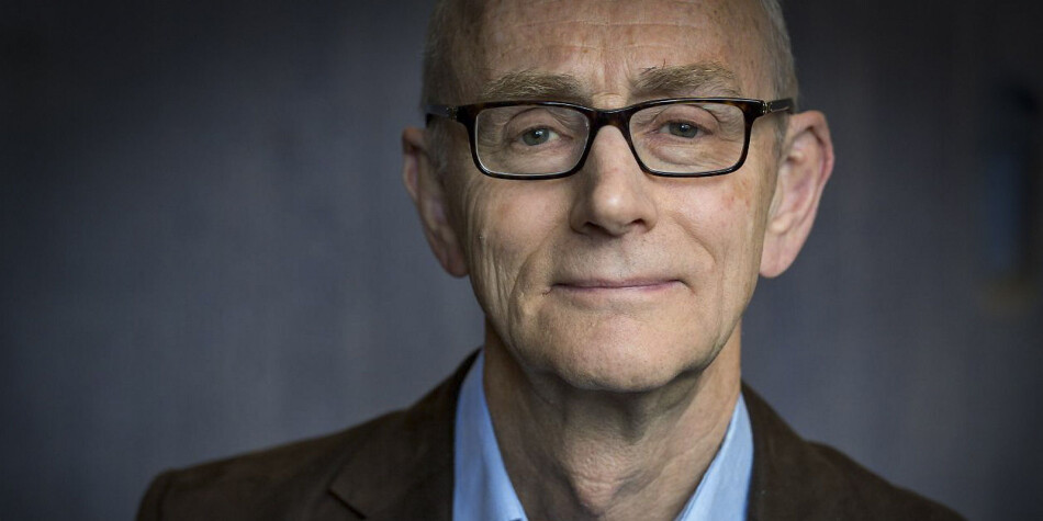 Jusprofessor Jan Fridthjof Bernt er tydelig på at bestemmelsen i loven om at høgskolene har rett til å utforme sitt eget faglige verdimessige grunnlag ikke gir dem frihet til å diskriminere på grunnlag av livssyn annet enn i stillinger der opplæring og formidling av trosinnhold inngår som et sentralt element. Foto: UiB Jusprofessor Jan Fridthjof Bernt er tydelig på at bestemmelsen i loven om at høgskolene har rett til å utforme sitt eget faglige verdimessige grunnlag ikke gir dem frihet til å diskriminere på grunnlag av livssyn annet enn i stillinger der opplæring og formidling av trosinnhold inngår som et sentralt element. Foto: UiB