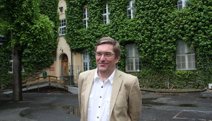 Heller ikkje ved Fakultet for kunst, musikk og design (<span class="caps">KMD</span>) blir det valkamp denne våren. Professor og insituttleiar ved Griegakademiet, Frode Thorsen, er einaste kandidat til dekanstillinga. Foto: Hilde Kristin Strand Heller ikkje ved Fakultet for kunst, musikk og design (<span class="caps">KMD</span>) blir det valkamp denne våren. Professor og insituttleiar ved Griegakademiet, Frode Thorsen, er einaste kandidat til dekanstillinga. Foto: Hilde Kristin Strand