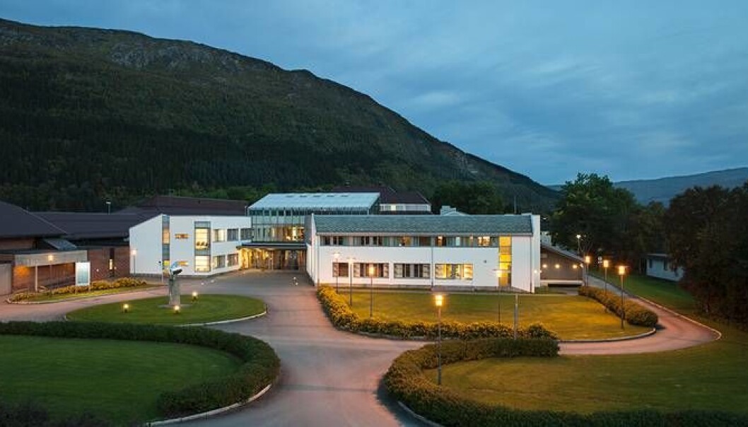 Kampen om den tidlegare Høgskolen i Nesna, nå studiested Nesna ved det fusjonerte Nord universitet, pågår stadig. Kampen om den tidlegare Høgskolen i Nesna, nå studiested Nesna ved det fusjonerte Nord universitet, pågår stadig.