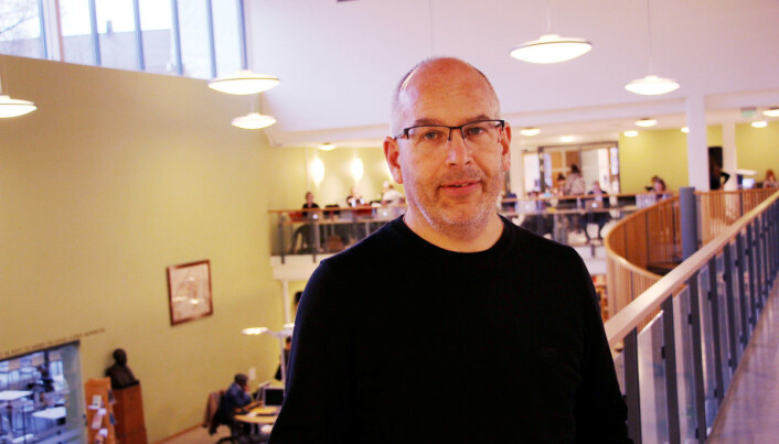 Peder Gammeltoft leiar språksamlingane. Dei kom på lastebil etter lastebil frå Oslo sommaren 2016. Peder Gammeltoft leiar språksamlingane. Dei kom på lastebil etter lastebil frå Oslo sommaren 2016.