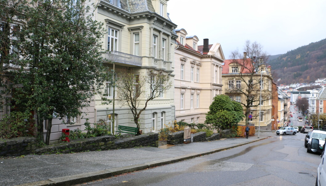 Institutt for samanliknade politikk, (Sampol) at The University of Bergen. Institutt for samanliknade politikk, (Sampol) at The University of Bergen.