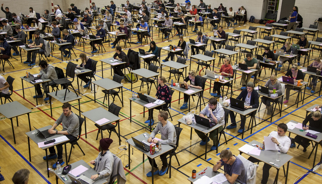Obligatorisk bruk av to sensorer i eksamensvurderinger kan i flere tilfeller gå på bekostning av studietilbudets kvalitet, advarer professor Vigdis Vandvik. Obligatorisk bruk av to sensorer i eksamensvurderinger kan i flere tilfeller gå på bekostning av studietilbudets kvalitet, advarer professor Vigdis Vandvik.