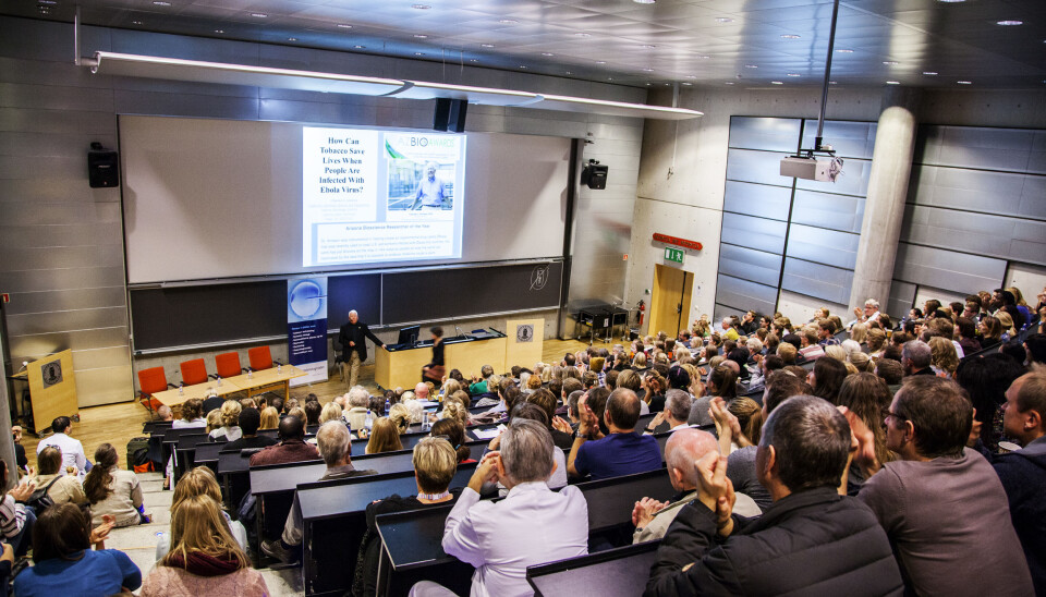 — En studiemodell for medisinutdanning ved Universitetet i Stavanger bør møtes med åpne armer, støtte og nysgjerrighet, skriver Schønberg-Moe og Cappelen. — En studiemodell for medisinutdanning ved Universitetet i Stavanger bør møtes med åpne armer, støtte og nysgjerrighet, skriver Schønberg-Moe og Cappelen.
