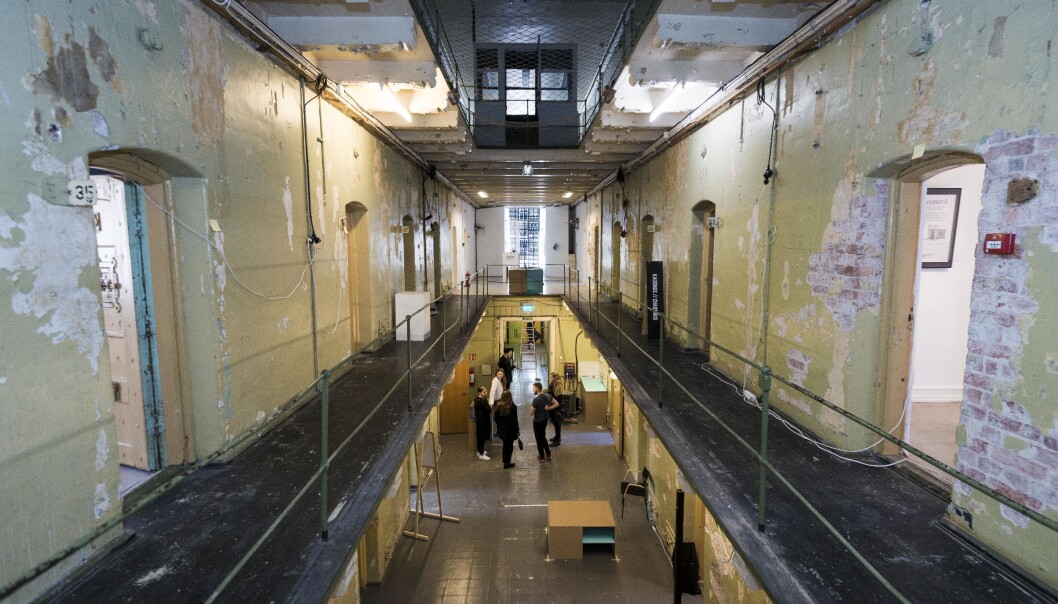 Designstudentene ved UiB lager en egen masterutstilling. Men nå har de ikke tilgang til verksted og egne arbeid. Bildet er fra gamle Bergen kretsfengsel, der utstillingen ble vist for noen år siden. Foto: Tor Farstad Designstudentene ved UiB lager en egen masterutstilling. Men nå har de ikke tilgang til verksted og egne arbeid. Bildet er fra gamle Bergen kretsfengsel, der utstillingen ble vist for noen år siden. Foto: Tor Farstad