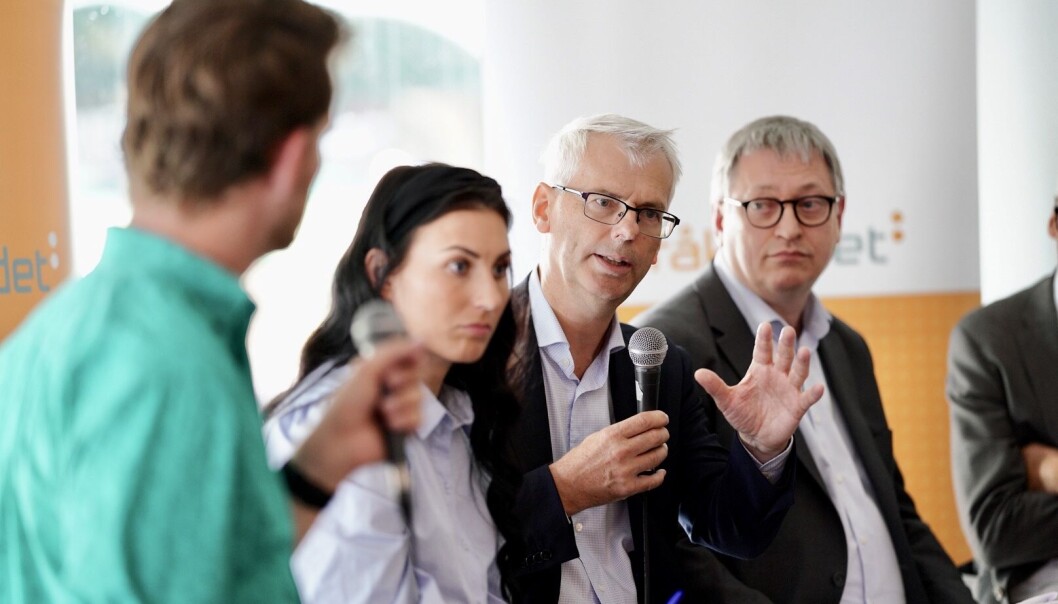 — At vi får det til skyldes hardt arbeid, sa rektor på NHH, Øystein Thøgersen i debatten. Foto: Ketil Blom Haugstulen — At vi får det til skyldes hardt arbeid, sa rektor på NHH, Øystein Thøgersen i debatten. Foto: Ketil Blom Haugstulen
