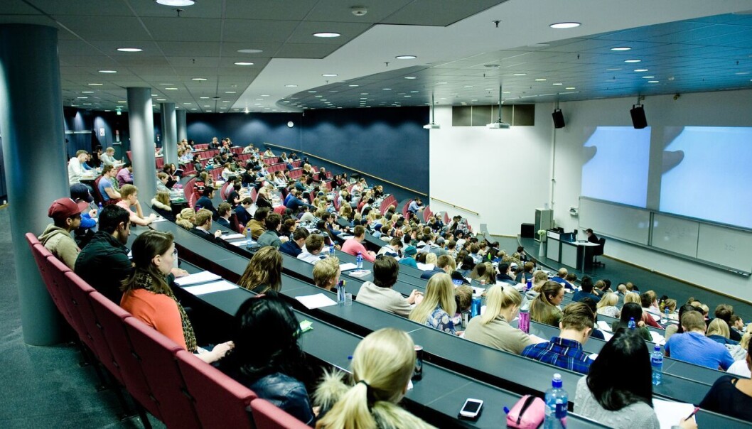 BI-studenter risikerer å måtte forsvare eksamensoppgaven de har levert, hvis BI mistenker at de har jukset. BI-studenter risikerer å måtte forsvare eksamensoppgaven de har levert, hvis BI mistenker at de har jukset.