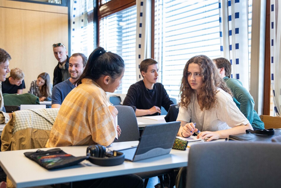 Foreløpig er undervisningen på honours-emnet lukket for andre studenter. Malthe-Sørenssen forteller at dette er nettopp for å styrke det trygge læringsmiljøet blant de studentene som allerede er der. Foto: Siri Øverland Eriksen Foreløpig er undervisningen på honours-emnet lukket for andre studenter. Malthe-Sørenssen forteller at dette er nettopp for å styrke det trygge læringsmiljøet blant de studentene som allerede er der. Foto: Siri Øverland Eriksen