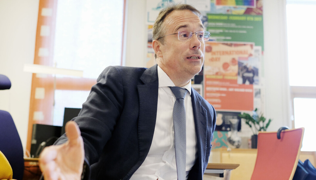 — Vi ser her altså at studiesteder på bygdene har vel så mange studenter som studiesteder i flere byer, sier rektor og styreleder ved Høgskulen i Volda, Johann Roppen. Foto: Øystein Torheim — Vi ser her altså at studiesteder på bygdene har vel så mange studenter som studiesteder i flere byer, sier rektor og styreleder ved Høgskulen i Volda, Johann Roppen. Foto: Øystein Torheim