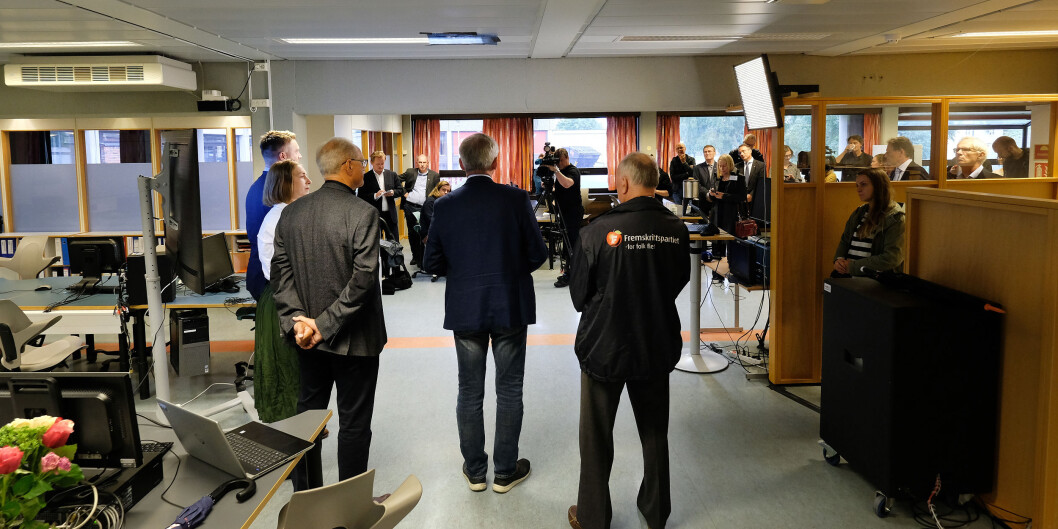 Mykje folk samla då Iselin Nybø vitja Volda i august og fortalde om at ein kunne byrja arbeidet med det nye mediebygget. Foto: Øystein Torheim Mykje folk samla då Iselin Nybø vitja Volda i august og fortalde om at ein kunne byrja arbeidet med det nye mediebygget. Foto: Øystein Torheim