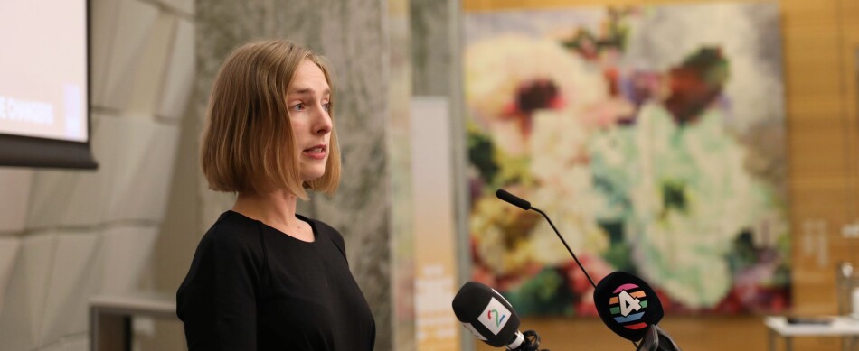 Statsråd Iselin Nybø er fornøyd med at 48 halvstuderte lærere er i gang med ferdigutdanning i nord. Foto: Siri Øverland Eriksen Statsråd Iselin Nybø er fornøyd med at 48 halvstuderte lærere er i gang med ferdigutdanning i nord. Foto: Siri Øverland Eriksen
