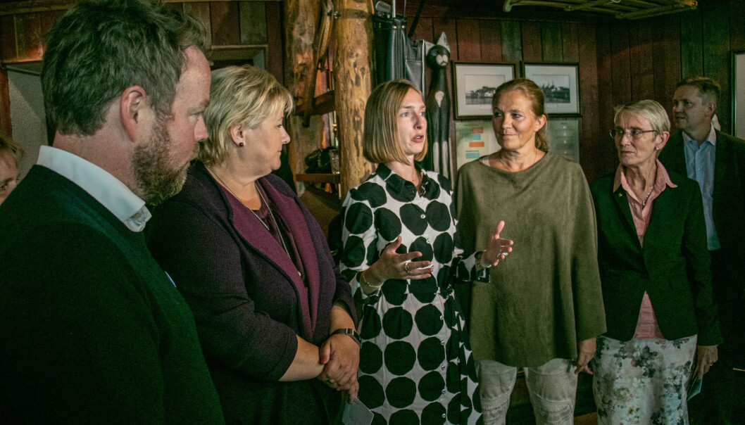 Stinn brakke og topptungt i Trondheim fredag kveld da f.v. næringsminister Torbjørn Røe Isaksen (H), statsminister Erna Solberg (H) og høyere utdannings - og forskningsminister Iselin Nybø lekket ut at det kommer 95 millioner kroner til Sintef og direktør Alexandra Bech Gjørv, samt NTNU-campus representert ved kst. rektor Anne Borg (t.h.) Alle var invitert til valgkamparrangement. Foto: Cecilie V. Jensen, Høyre Stinn brakke og topptungt i Trondheim fredag kveld da f.v. næringsminister Torbjørn Røe Isaksen (H), statsminister Erna Solberg (H) og høyere utdannings - og forskningsminister Iselin Nybø lekket ut at det kommer 95 millioner kroner til Sintef og direktør Alexandra Bech Gjørv, samt NTNU-campus representert ved kst. rektor Anne Borg (t.h.) Alle var invitert til valgkamparrangement. Foto: Cecilie V. Jensen, Høyre