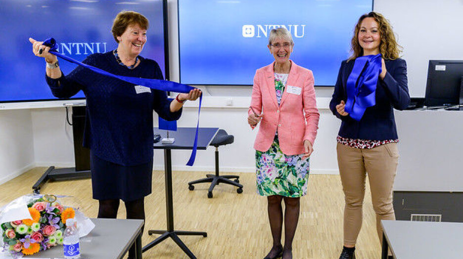 Ordførar i Oslo, Marianne Borgen (t.v.), konstituert rektor Anne Borg og statssekretær Rebekka Borsch (V) klipper snor under den offisielle opninga av Oslo-kontoret. Ordførar i Oslo, Marianne Borgen (t.v.), konstituert rektor Anne Borg og statssekretær Rebekka Borsch (V) klipper snor under den offisielle opninga av Oslo-kontoret.