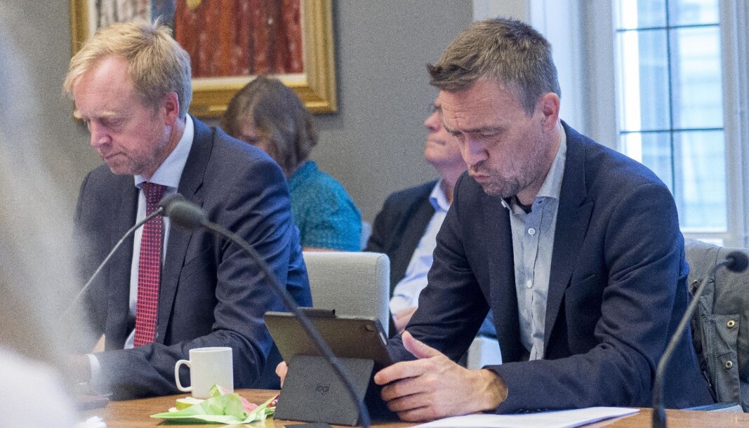Både Jørgen Melve (til høyre) og Bjørn K. Haugland mener UiB må være tydelige når de skal møte Norce. For ordens skyld: Bildet er tatt før pandemien, i tiden man hadde fysiske styremøter. Både Jørgen Melve (til høyre) og Bjørn K. Haugland mener UiB må være tydelige når de skal møte Norce. For ordens skyld: Bildet er tatt før pandemien, i tiden man hadde fysiske styremøter.