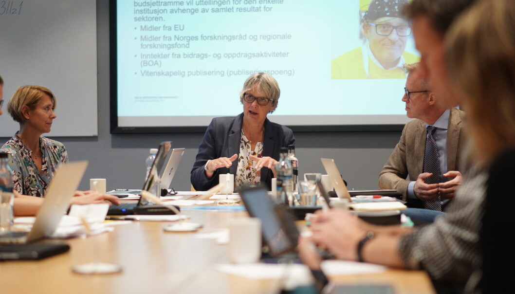 Stabssjef AneMarte Rasmussen, styreleder Trine Syvertsen og rektor Curt Rice på det første styremøtet i styreperioden 2019-23. Foto: Ketil Blom Haugstulen Stabssjef AneMarte Rasmussen, styreleder Trine Syvertsen og rektor Curt Rice på det første styremøtet i styreperioden 2019-23. Foto: Ketil Blom Haugstulen