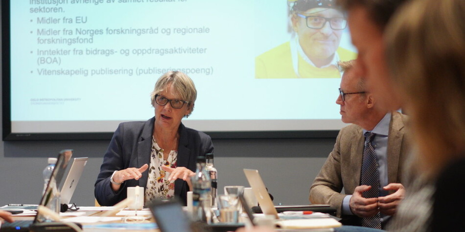 Trine Syvertsen leder styremøtet på OsloMet. Foto: Ketil Blom Haugstulen Trine Syvertsen leder styremøtet på OsloMet. Foto: Ketil Blom Haugstulen