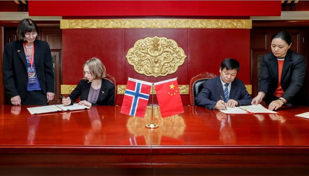 Noregs samarbeid med Kina er i rivande utvikling, men mangelen på akademisk fridom i Kina gjer samarbeidet kontroversielt og komplisert. Statsråd Iselin Nybø møtte Kinas viseminister for utdanning, Du Zhanyuan, under ei større delegasjonsreise i 2018. Foto: KD Noregs samarbeid med Kina er i rivande utvikling, men mangelen på akademisk fridom i Kina gjer samarbeidet kontroversielt og komplisert. Statsråd Iselin Nybø møtte Kinas viseminister for utdanning, Du Zhanyuan, under ei større delegasjonsreise i 2018. Foto: KD