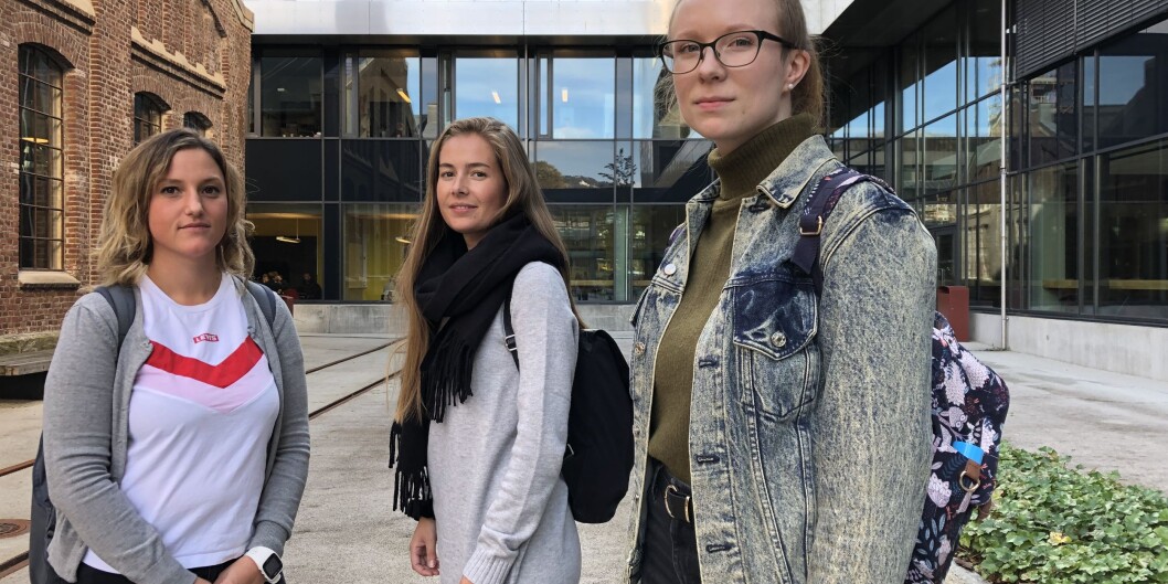 Barnehagelærstudentene på HVL er sinte og fortvilte etter to år med kaotiske tilstander på studidet. Fra venstre: Else-Marit Tørmo Jonassen, Kjersti Sandanger og Bente Todnem. Foto: Njord V. Svendsen Barnehagelærstudentene på HVL er sinte og fortvilte etter to år med kaotiske tilstander på studidet. Fra venstre: Else-Marit Tørmo Jonassen, Kjersti Sandanger og Bente Todnem. Foto: Njord V. Svendsen