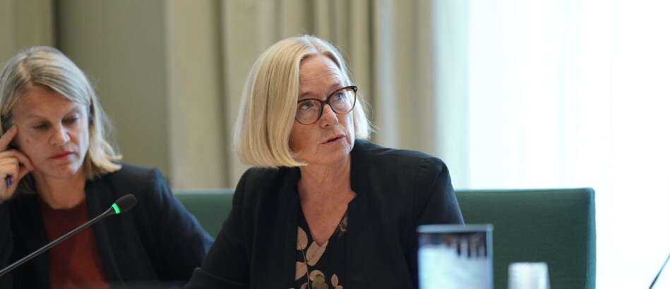 Saksordfører Marit Arnstad var svært aktiv i spørsmålsrundene under høringen. T.v. Nina Sandberg (Ap). Foto: Ketil Blom Haugstulen Saksordfører Marit Arnstad var svært aktiv i spørsmålsrundene under høringen. T.v. Nina Sandberg (Ap). Foto: Ketil Blom Haugstulen