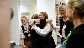 Jenny Myklebust (t.v), Ingvild Sivertsen og Catrine Hole kjemper for å beholde studiested Nesna. Nesna-ordfører Hanne Davidsen til høyre. Foto: Ketil Blom Haugstulen. Jenny Myklebust (t.v), Ingvild Sivertsen og Catrine Hole kjemper for å beholde studiested Nesna. Nesna-ordfører Hanne Davidsen til høyre. Foto: Ketil Blom Haugstulen.
