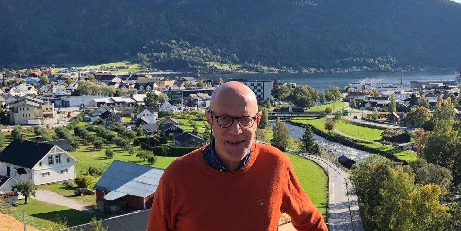 Seniorrådgivar Georg Einar Arnestad,
Høgskulen på Vestlandet (HVL), takkar av på Campus Sogndal. Foto: Tove Lie Seniorrådgivar Georg Einar Arnestad,
Høgskulen på Vestlandet (HVL), takkar av på Campus Sogndal. Foto: Tove Lie