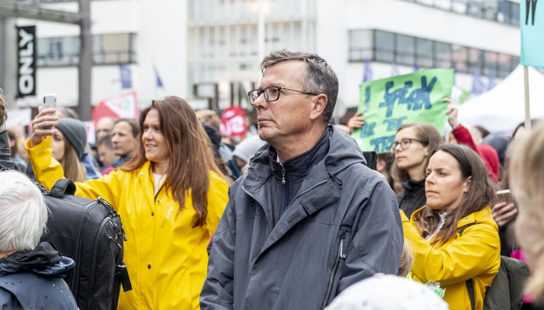 UiB-rektor Dag Rune Olsen på klimademonstrasjon i Bergen. Foto: Tor Farstad UiB-rektor Dag Rune Olsen på klimademonstrasjon i Bergen. Foto: Tor Farstad