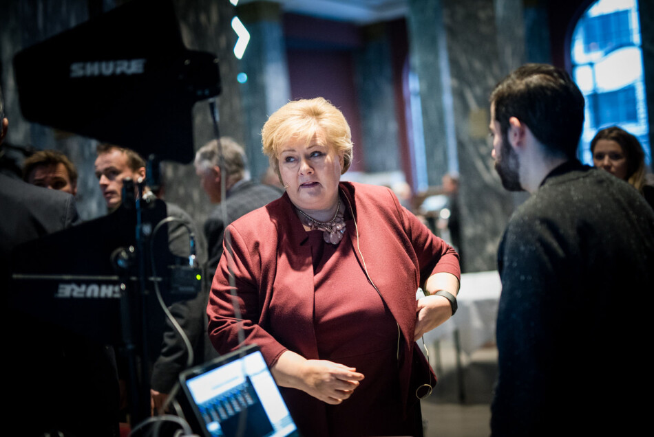 Statsminister Erna Solberg og regjeringen hennes uttrykker ifølge innleggsforfatter en forventning om at forskningsresultater skal tas i bruk og komme samfunnet til nytte. Foto: Skjalg Bøhmer Vold Statsminister Erna Solberg og regjeringen hennes uttrykker ifølge innleggsforfatter en forventning om at forskningsresultater skal tas i bruk og komme samfunnet til nytte. Foto: Skjalg Bøhmer Vold