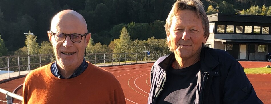 Georg Arnestad (t.v.) og Terje Bjelle sto på kvar si side i fusjonsdebatten på Vestlandet i 2016, men på 80-talet var dei samde om at det ikkje burde vere ein høgskule på kvart nes. Foto: Tove Lie Georg Arnestad (t.v.) og Terje Bjelle sto på kvar si side i fusjonsdebatten på Vestlandet i 2016, men på 80-talet var dei samde om at det ikkje burde vere ein høgskule på kvart nes. Foto: Tove Lie