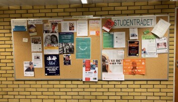 Plakaten som reklamerte for kveldsseminaret var fjerna frå oppslagstavlene ved hovudinngangen til NLA i Sandviken. Men den var framleis å finne i gangen mellom kantina og kapellet. Foto: Ragnhild Bjørge Plakaten som reklamerte for kveldsseminaret var fjerna frå oppslagstavlene ved hovudinngangen til NLA i Sandviken. Men den var framleis å finne i gangen mellom kantina og kapellet. Foto: Ragnhild Bjørge