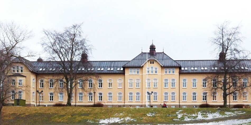 Ein utvekslingsstudent frå Spania som studerte ved campus Røstad i Levanger (hovudbygget på campus på biletet), ved Nord universitet, omkom i ei trafikkulykke søndag morgon. Foto: Statsbygg Ein utvekslingsstudent frå Spania som studerte ved campus Røstad i Levanger (hovudbygget på campus på biletet), ved Nord universitet, omkom i ei trafikkulykke søndag morgon. Foto: Statsbygg