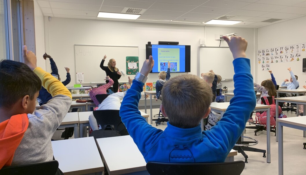 Steinar Larssen mener det er åpenbart hvorfor det stadig blir færre som søker seg til lærerutdanningen for grunnskoletrinnene. Steinar Larssen mener det er åpenbart hvorfor det stadig blir færre som søker seg til lærerutdanningen for grunnskoletrinnene.