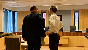 Forhandlingssjef i Norsk psykologforeining, Christian Zimmermann, i dialog med regjeringsadvokat Torje Sunde, før si vitneforklaring i retten. Foto Ragnhild Vartdal Forhandlingssjef i Norsk psykologforeining, Christian Zimmermann, i dialog med regjeringsadvokat Torje Sunde, før si vitneforklaring i retten. Foto Ragnhild Vartdal
