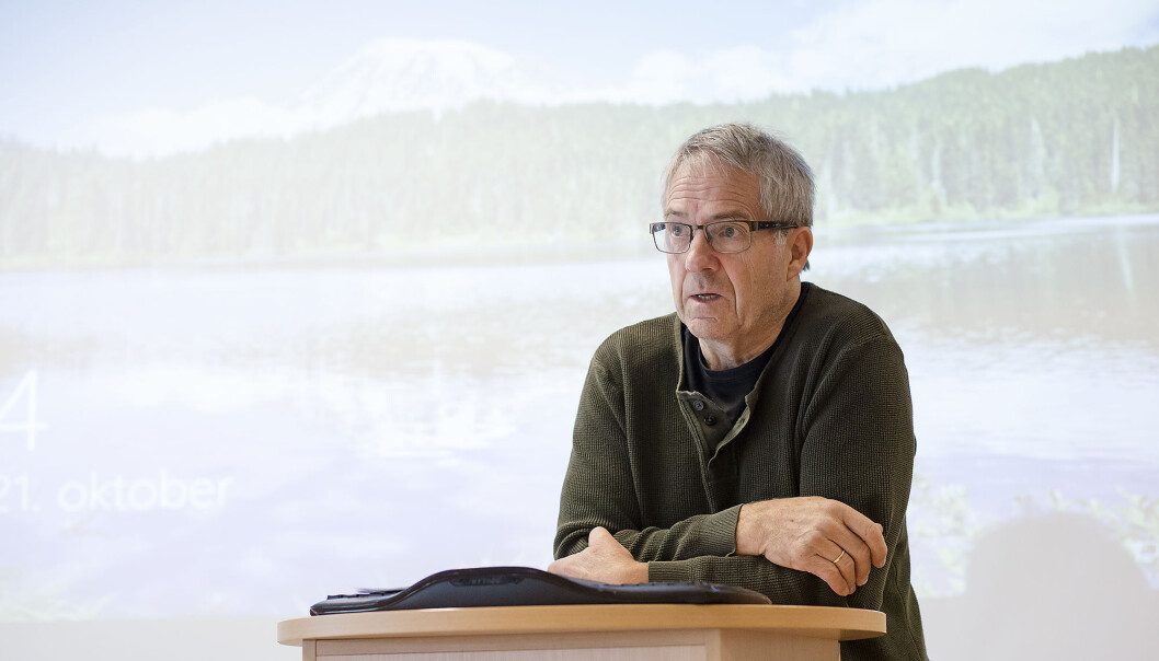 — Man må skrote Verdidokumentet og man må endre på tilsettingsreglementet, sier Kåre Berge. Her fra en forelesning på NA Høgskolen. Foto: Silje Katrine Robinson — Man må skrote Verdidokumentet og man må endre på tilsettingsreglementet, sier Kåre Berge. Her fra en forelesning på NA Høgskolen. Foto: Silje Katrine Robinson