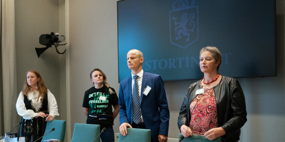 Om dette valget også var i tråd med uttrykte ønsker eller signaler fra departementet, kan vi foreløpig bare spekulere på, skriver Sigmund Grønmo. Bildet er fra Stortings-høring om Nord-saken. Rektor på nord universitet, Hanne Solheim Hansen t.v. Foto: Ketil Blom Haugstulen Om dette valget også var i tråd med uttrykte ønsker eller signaler fra departementet, kan vi foreløpig bare spekulere på, skriver Sigmund Grønmo. Bildet er fra Stortings-høring om Nord-saken. Rektor på nord universitet, Hanne Solheim Hansen t.v. Foto: Ketil Blom Haugstulen