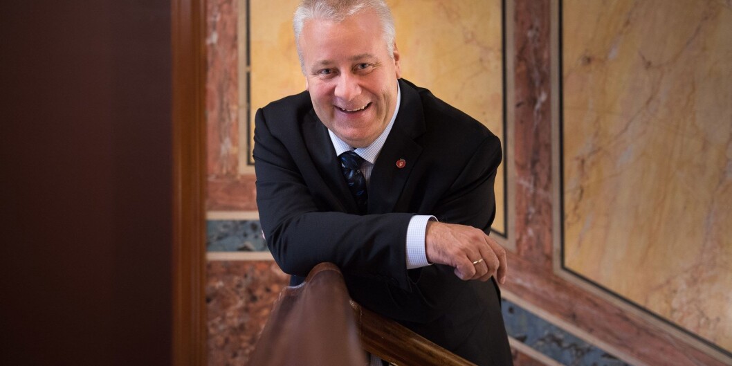 Tidlegare matminister Bård Hoksrud likar forslaget om kjøtfritt julebord svært dårleg. Foto: Torbjørn Tandberg Tidlegare matminister Bård Hoksrud likar forslaget om kjøtfritt julebord svært dårleg. Foto: Torbjørn Tandberg
