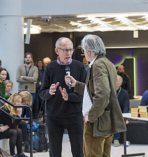 Dag Vaula arbeidet ved Haukeland sykehus, og samarbeidet med Gunnar Nordhus. Her i samtale med Per Christian Magnus. Foto: Tor Farstad Dag Vaula arbeidet ved Haukeland sykehus, og samarbeidet med Gunnar Nordhus. Her i samtale med Per Christian Magnus. Foto: Tor Farstad