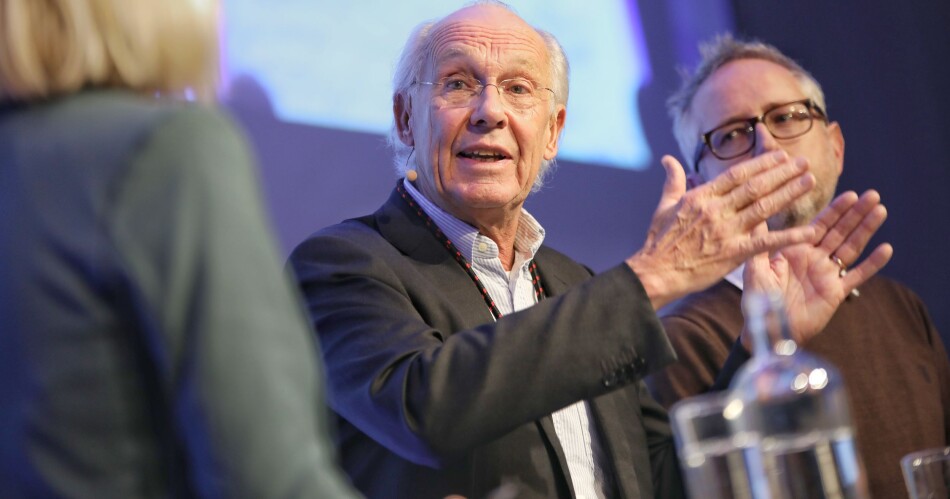 Jørgen Randers i klimadebatt. Bård Vegard Solhjell i bakgrunnen. Foto: Siri Øverland Eriksen Jørgen Randers i klimadebatt. Bård Vegard Solhjell i bakgrunnen. Foto: Siri Øverland Eriksen