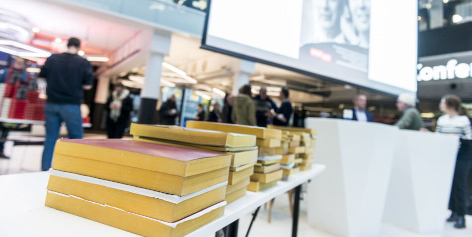 Rapporten Edvard Vogt og Gunnar Nordhus skrev, var på over 12.000 sider, og kom i 58 bind. Men saken blir neppe vurdert av noe etikkutvalg. Det er 38 år siden rapporten ble gitt ut. Foto: Tor Farstad Rapporten Edvard Vogt og Gunnar Nordhus skrev, var på over 12.000 sider, og kom i 58 bind. Men saken blir neppe vurdert av noe etikkutvalg. Det er 38 år siden rapporten ble gitt ut. Foto: Tor Farstad