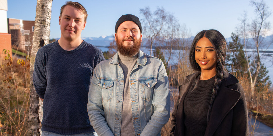 Øyvind Alexander Ordemann (t.v.), Markus Lilleheil (leiar) og Bemnet Meselu (nestleiar) sit alle i styret for Studenttinget i Molde, som no har fatta førstegangsvedtak om å melde seg ut av NSO. Foto: Arild J. Waagbø Øyvind Alexander Ordemann (t.v.), Markus Lilleheil (leiar) og Bemnet Meselu (nestleiar) sit alle i styret for Studenttinget i Molde, som no har fatta førstegangsvedtak om å melde seg ut av NSO. Foto: Arild J. Waagbø