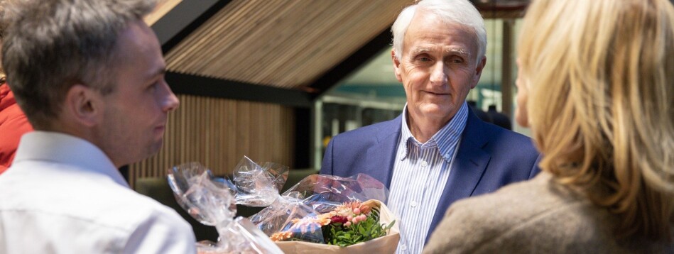 Dosent John Haugan ved Institutt for informasjonsteknologi på OsloMet har skrevet en meget sterk søknad, som viser en kreativ og høyt verdsatt lærer, i stadig utvikling gjennom reflektert praksis og kollegialt samarbeid, heter det i begrunnelsen for at han har fått status som merittert underviser. Foto: Siri Øverland Eriksen Dosent John Haugan ved Institutt for informasjonsteknologi på OsloMet har skrevet en meget sterk søknad, som viser en kreativ og høyt verdsatt lærer, i stadig utvikling gjennom reflektert praksis og kollegialt samarbeid, heter det i begrunnelsen for at han har fått status som merittert underviser. Foto: Siri Øverland Eriksen