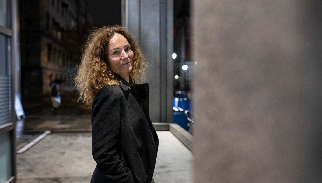 Camilla Stoltenberg tok tak i Jon Sudbø sin artikkel og streka under alt ho stussa ved. Men først trudde ho det berre var snakk om slurv, ikkje falske resultat. Foto: Siri Øverland Eriksen Camilla Stoltenberg tok tak i Jon Sudbø sin artikkel og streka under alt ho stussa ved. Men først trudde ho det berre var snakk om slurv, ikkje falske resultat. Foto: Siri Øverland Eriksen