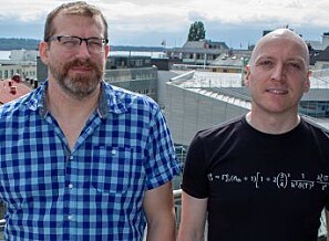 Høgskolelektor Bård Inge Pettersen (til venstre) og førsteamanuensis Per Kristian Rekdal opplever stor suksess med det nye undervisningsopplegget. Foto: Arild J. Waagbø, Panorama Høgskolelektor Bård Inge Pettersen (til venstre) og førsteamanuensis Per Kristian Rekdal opplever stor suksess med det nye undervisningsopplegget. Foto: Arild J. Waagbø, Panorama