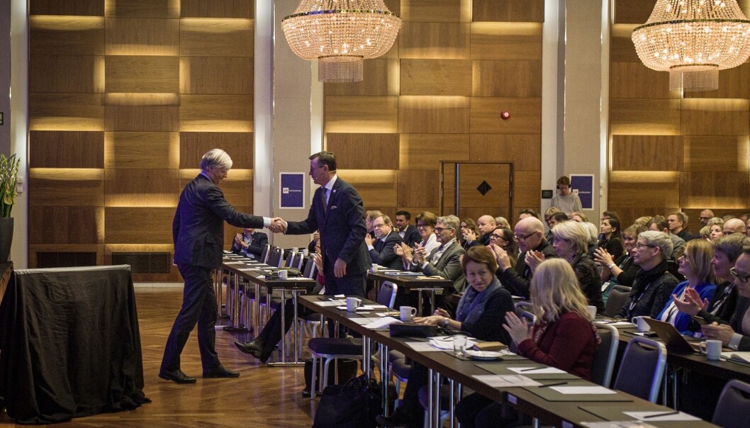 Klima- og miljøminister Ola Elvestuen (V) med de aller høyeste forventningene til universiteter og høgskoler. Foto: Siri Øverland Eriksen Klima- og miljøminister Ola Elvestuen (V) med de aller høyeste forventningene til universiteter og høgskoler. Foto: Siri Øverland Eriksen