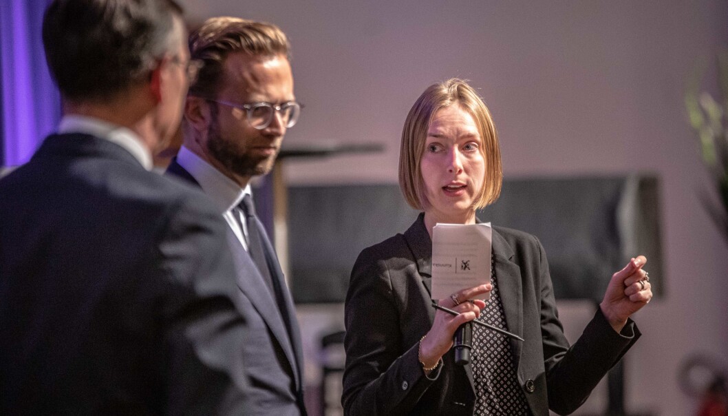 Dei to statsrådane Nikolai Astrup (H) og Iselin Nybø (V) hadde fleire bestillingar til univesiteta og høgskulane på UHR-konferansen. Foto: Siri Øverland Eriksen Dei to statsrådane Nikolai Astrup (H) og Iselin Nybø (V) hadde fleire bestillingar til univesiteta og høgskulane på UHR-konferansen. Foto: Siri Øverland Eriksen