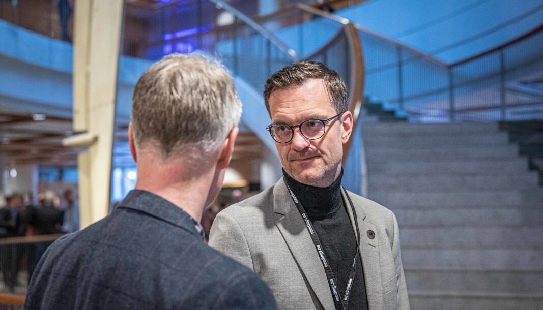 Universitetsdirektør Jørgen Fossland ved UiT Norges arktiske universitet vil inndra ubrukte midler rundt på universitetet for å dekke opp for et merforbruk på rundt 100 millioner kroner. Universitetsdirektør Jørgen Fossland ved UiT Norges arktiske universitet vil inndra ubrukte midler rundt på universitetet for å dekke opp for et merforbruk på rundt 100 millioner kroner.